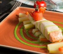 Семга в цукини 