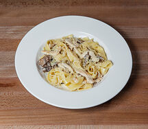 Фетучини с курицей и грибами