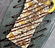 Сладкий ролл с яблоком 