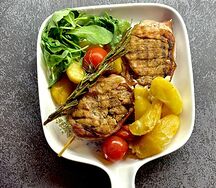 Свинина в беконе 