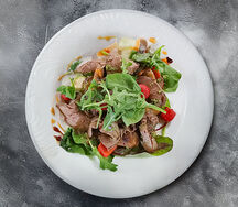 Салат с ростбифом