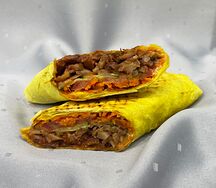Шаурма с говядиной в сырном лаваше 
