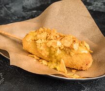 Корн-дог с соусом манго