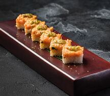 Осидзуси с лососем и гуакамоле