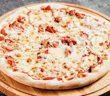 Лепешка с томатами и сыром 