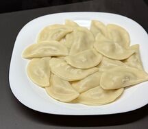 Отварные вареники с сыром 