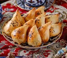 Самса из слоёного теста с говядиной