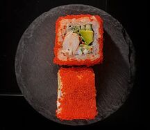 Ролл Калифорния с тигровой креветкой 