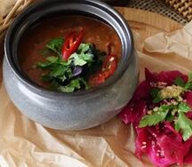 Лобио с красной домашней капустой