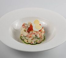 Морской салат Оливье с форелью
