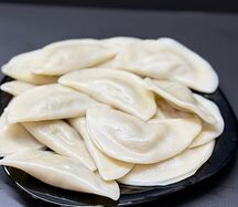 Отварные вареники с сыром 