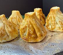 Жареные хинкали с сыром сулугуни 