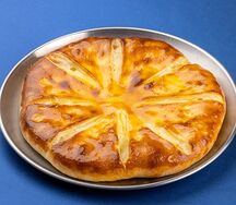 Осетинский пирог с сыром и картофелем 