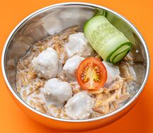Макарошки с фрикадельками в сливочном соусе 