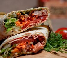 Шаурма классическая из свиного шашлыка 