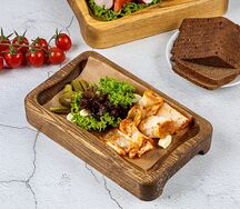 Сало с чесноком и солеными огурцами