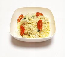 Паста с курицей и шпинатом