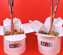 Wok Лапша рисовая с курицей в устричном соусе 