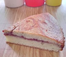 Пирог с начинкой из черной смородины