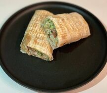 Шаурма куриная в тонком лаваше