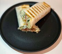 Шаурма куриная в тонком лаваше