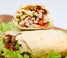Тортилья с курицей по-гречески