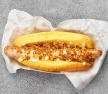 Куриный хот-дог с соусом блю чиз