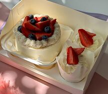 Комбо-набор Бенто-тортик и капкейки со свежими ягодами в подарок и на праздник