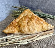 Слойка с ветчиной и сыром