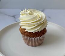 Капкейк ванильный с клубникой