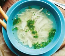 Суп с домашней лапшой и курицей