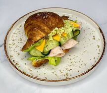 Круассан с ветчиной и сыром