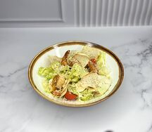 Салат Цезарь с креветками