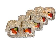 Ролл со сливочным лососем