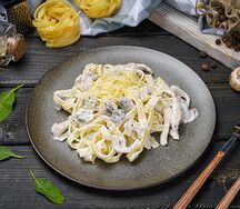 Паста с курицей и грибами