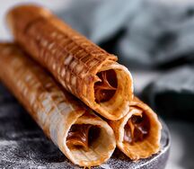 Вафельные трубочки с вареной сгущенкой