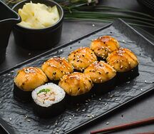 Ролл Запеченный с кальмаром и окунем