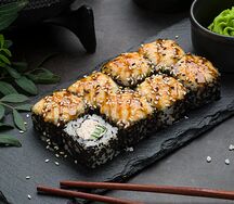 Ролл Запеченная Калифорния в кунжуте