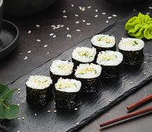Ролл классический с огурцом