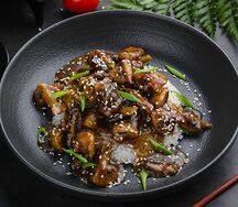 Шампиньоны терияки с рисом
