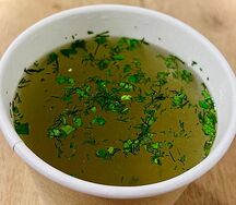 Костный бульон с зеленью 