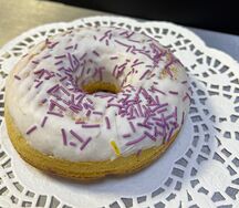 Пончики с вишневым джемом