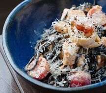 Паста неро с морепродуктами 