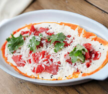 Карпаччо из говядины с кунжутным соусом