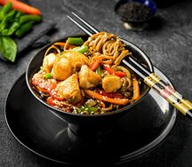 Соба с цыпленком и овощами