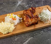 Шашлык из куриных крылышек с гарниром 