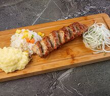Люля-кебаб из курицы с гарниром 