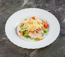 Салат Цезарь с куриным филе
