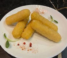 Сырные палочки моцарелла в панировке