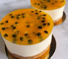 Пирожное йогурт-маракуйя